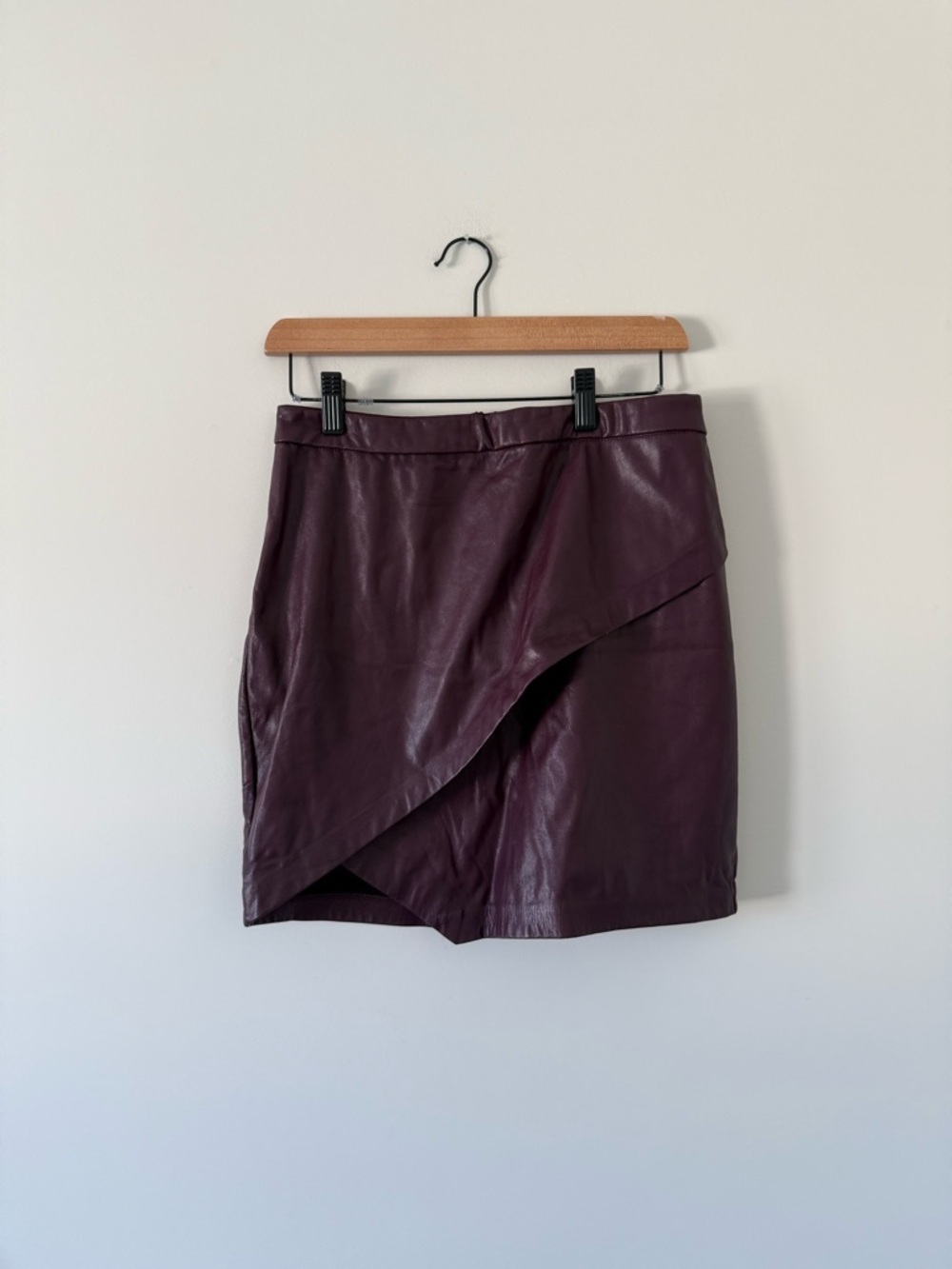 Dynamite Plum Faux Leather Asymmetrical Mini Skirt (size medium)